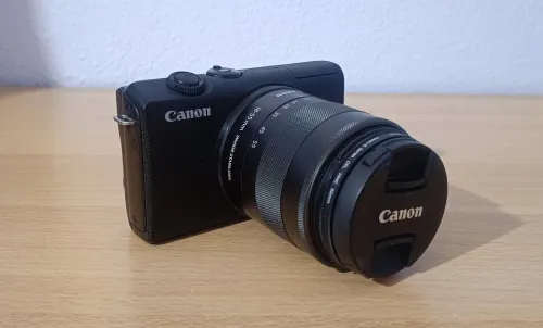 Canon EOS M200