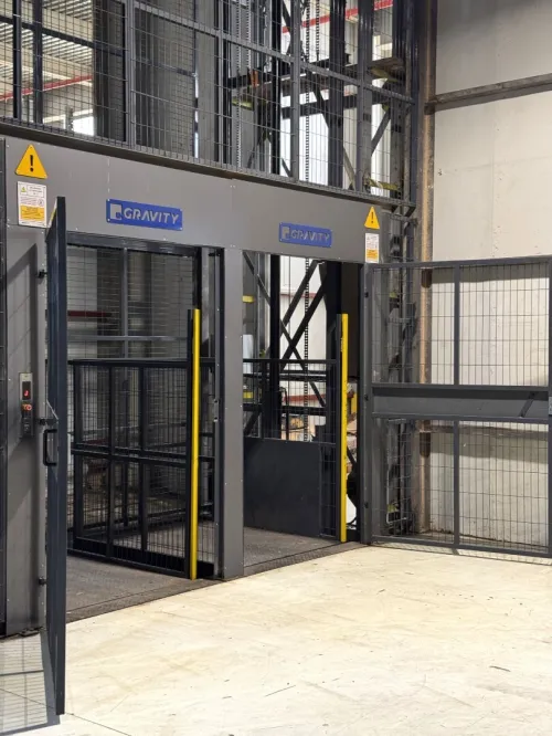 Monte-charge à double colonnes hydraulique fabrication sur mesure - GRAVITY ALGERIE -