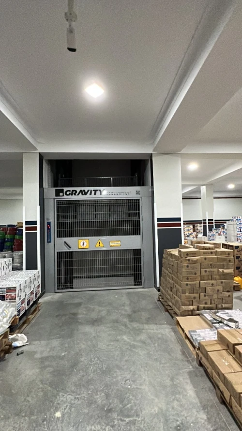 Montecharge marchandise hydraulique fabrication sur mesure - GRAVITY ALGERIE - interne ou externe