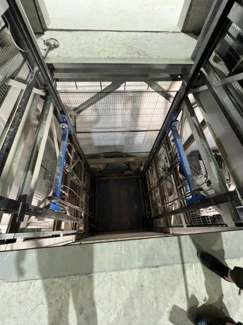 Montecharge marchandise hydraulique fabrication sur mesure - GRAVITY ALGERIE - interne ou externe