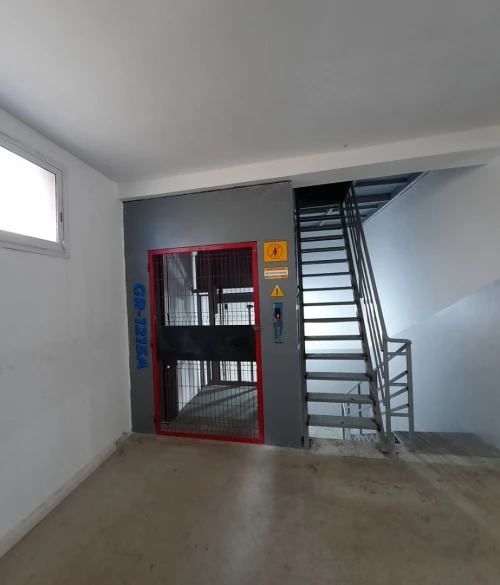Montecharge marchandise hydraulique fabrication sur mesure - GRAVITY ALGERIE- interne ou externe