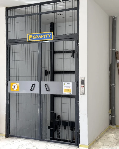 Monte-charge à simple colonne hydraulique fabrication sur mesure - GRAVITY ALGERIE-