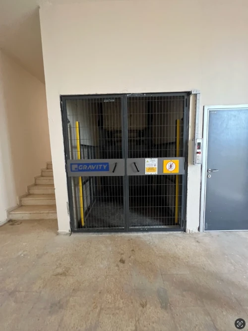 Montecharge hydraulique fabrication sur mesure - GRAVITY ALGERIE - interne ou externe