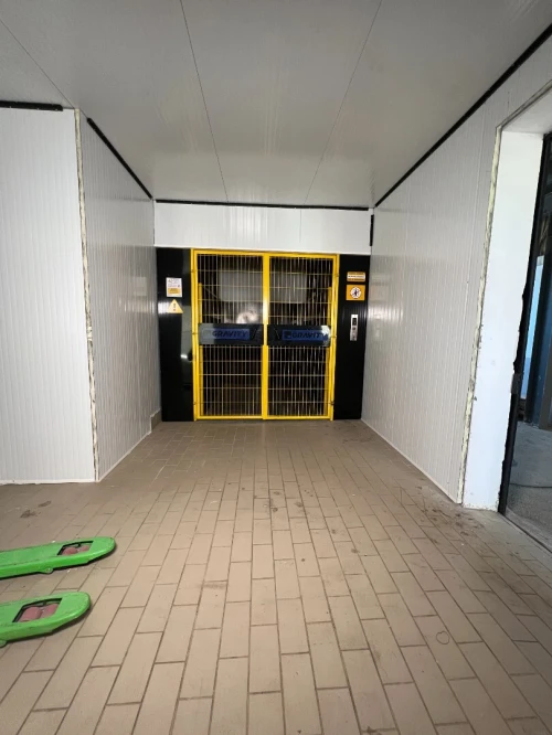 Monte-charge hydraulique industriel sur mesure