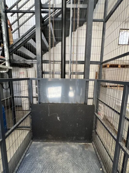 Monte-charge industriel hydraulique 1500 kg sur mesure avec GRAVITY Algérie