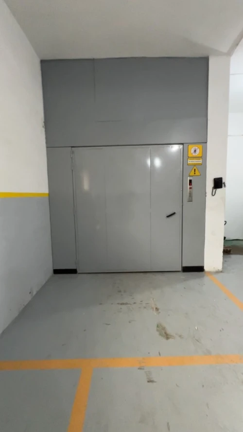 Montecharge marchandise hydraulique fabrication sur mesure - GRAVITY ALGERIE - interne ou externe