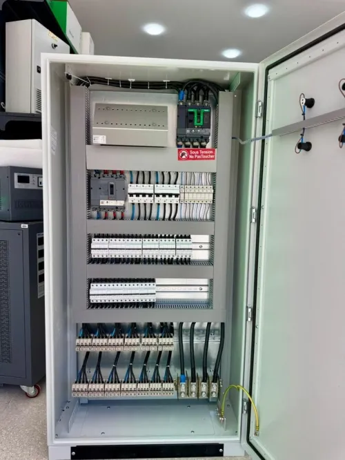 ARMOIRES ELECTRIQUE  DE COMMANDE ET PROTECTION POUR POMPES