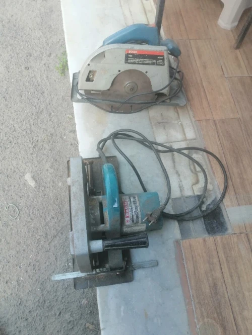 Scie circulaire makita et bosch 