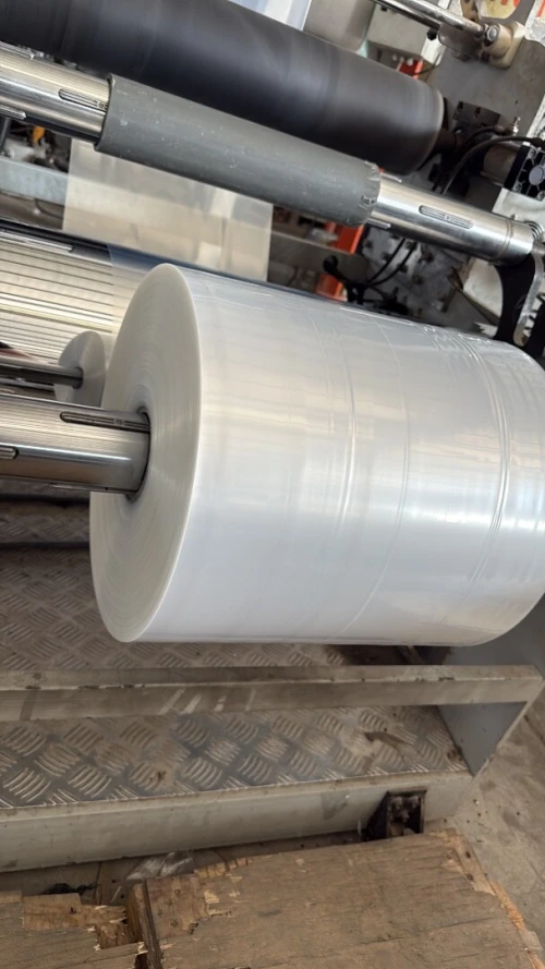 Film thermo rétractable et emballages