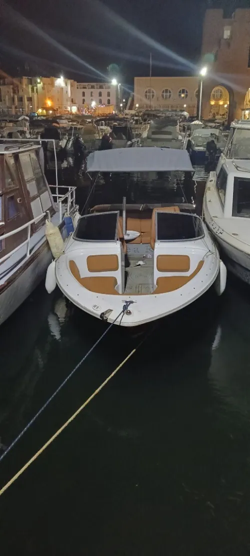 Bateau sea ray 6m75 145 ch