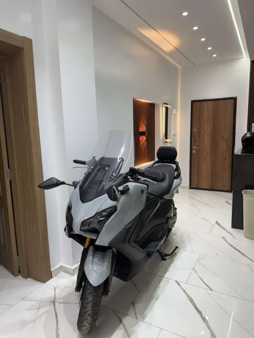 Yamaha Tmax 2025