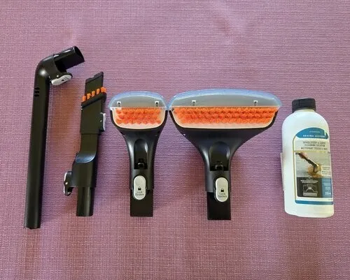 Aspirateur et Nettoyeur Détacheur tissus d'ameublement et Lessive liquide pour textiles et tapis
