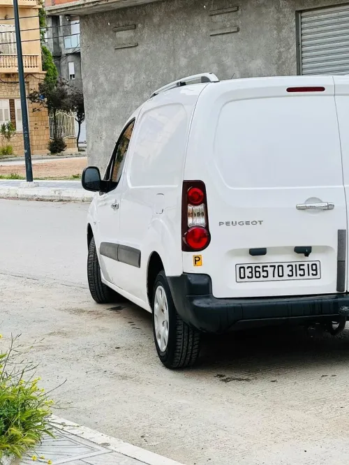 Peugeot Partner 2015 B9