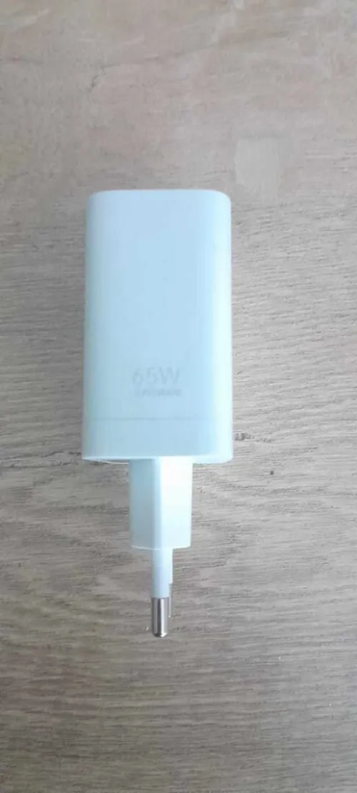 chargeur +câbles d'origine 
