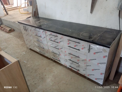 Fabrication des meubles dentaire 