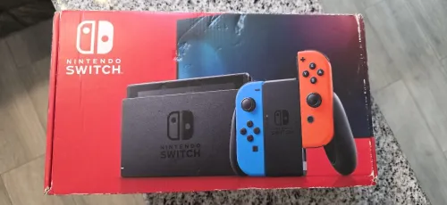 Nintendo switch avec 6 jeux et accessoires 