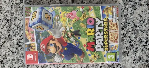 Nintendo switch avec 6 jeux et accessoires 