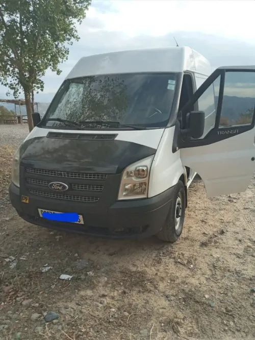 Location fourgon avec chauffeur pour déménagement et transport marchandises