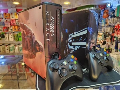 Xbox 360 slim + 40 jeux Xbox 360 slim + 40 jeux