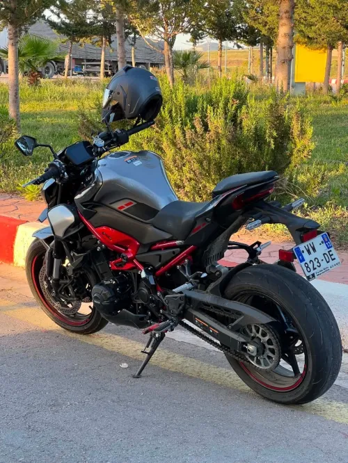 Kawasaki Z900 