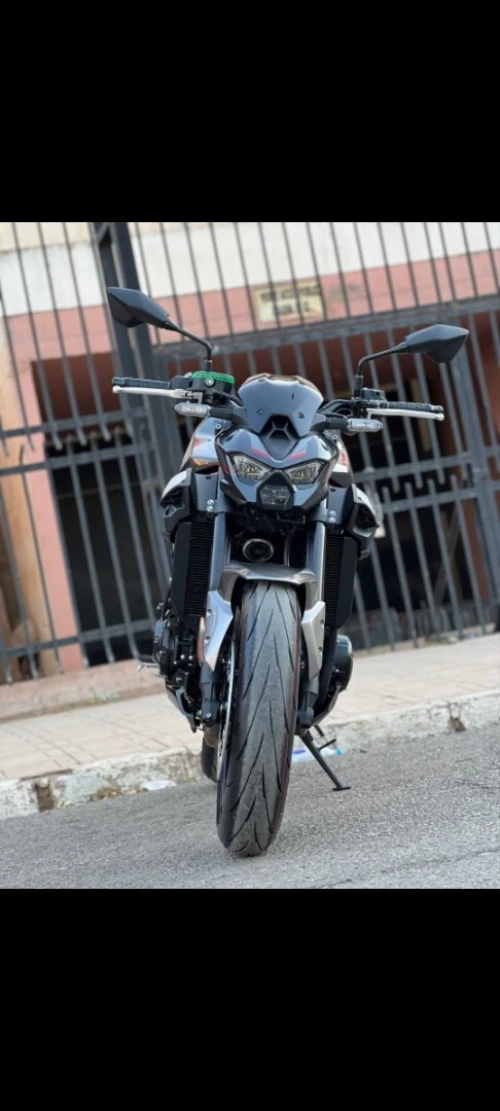 Kawasaki Z900 nv 2025
