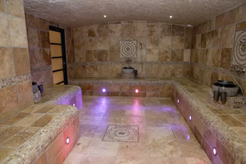 Polystyrène pour fabrication chaise et lit avec mosaïque hammam et douche