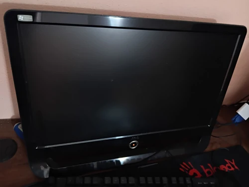 Ecran AOC F22