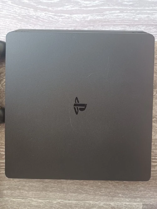 Console PS4 slim version 12.02