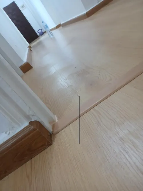  Pose de Parquet Stratifié Travail Propre & Professionnel 