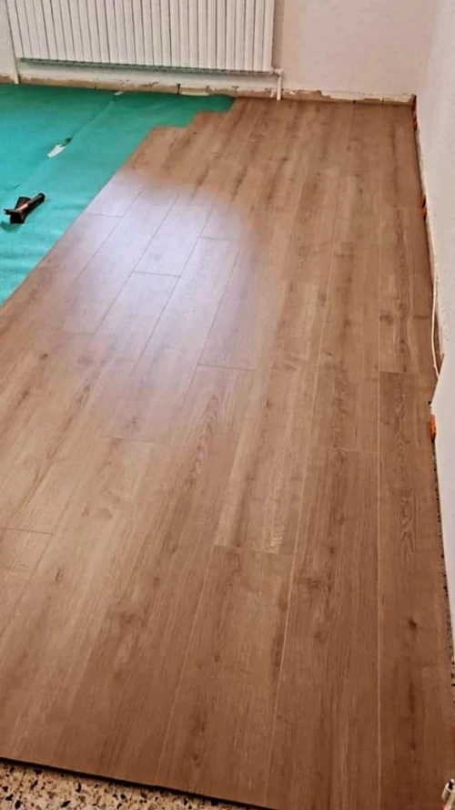 Poseur de parquet 