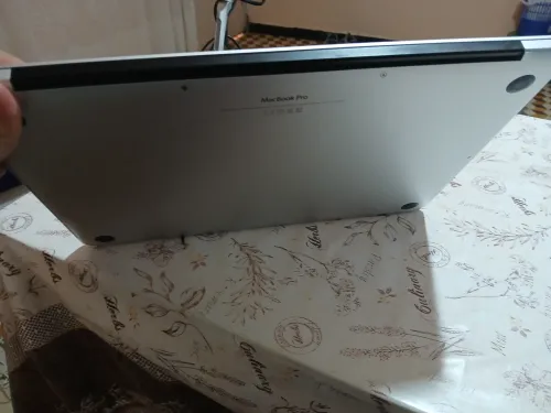 Macbook pro (Retina, 15 inch, Mid 2015)
