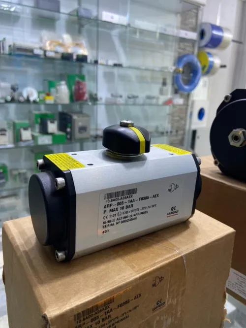 Distributeur- pneumatique -Vérin pneumatique-Raccord et électrovanne-vanne Filtre Régulateur camozzi
