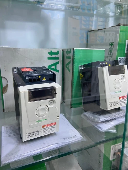 Schneider - variateur - disjoncteur - contacteur - relais - Démarreur Progressive - automate SIEMENS