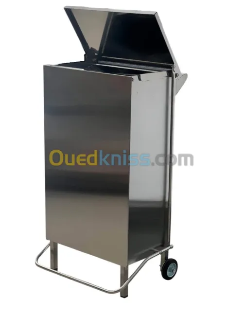 Poubelle à pédale en inox 