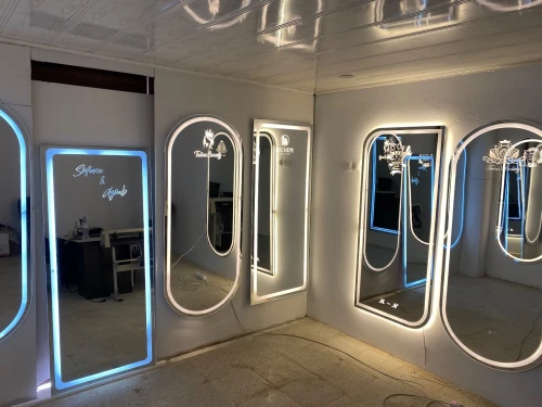 Miroir LED personnalisé