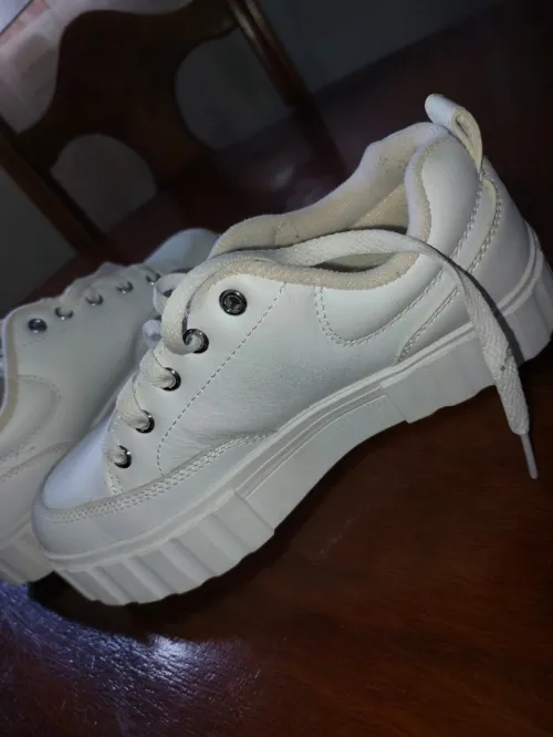 Chaussures femmes et hommes 