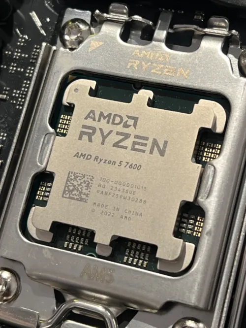AMD RYZEN 5 7600 *TRAY/USED*