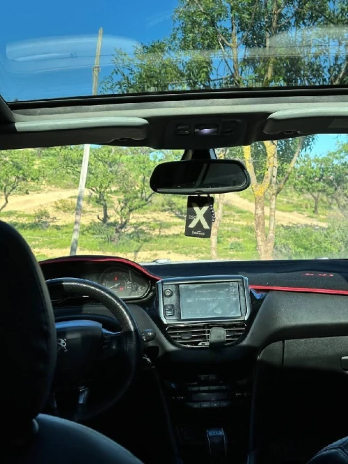 Peugeot 208 2015 Allure Facelift