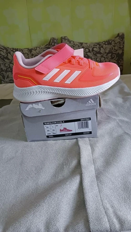 Lots de 20  paires :.ADIDAS enfant original à vendre en gros sulement....