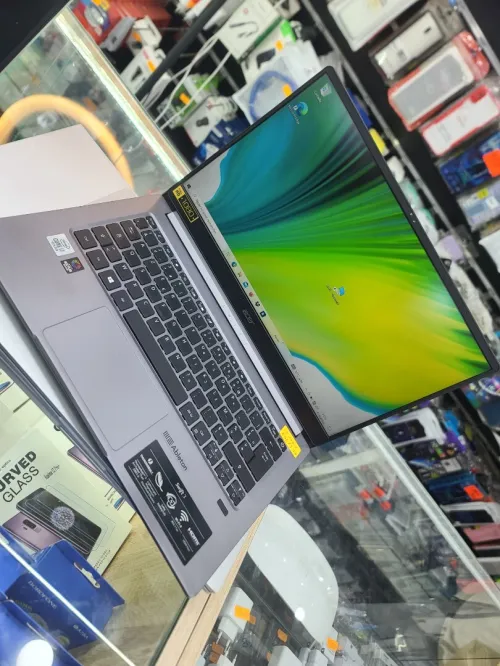 Lot pc portable 4 pièces soumis affaire
