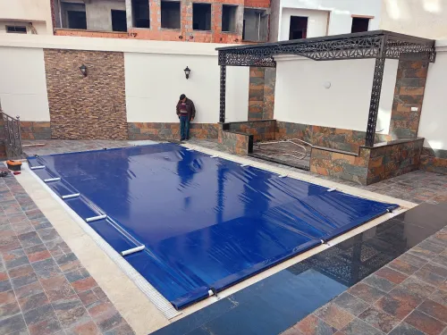 Bâche de couverture piscine 