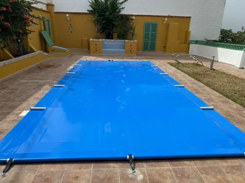 Bâche de couverture piscine 