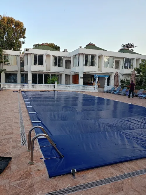 Bâche de couverture piscine 