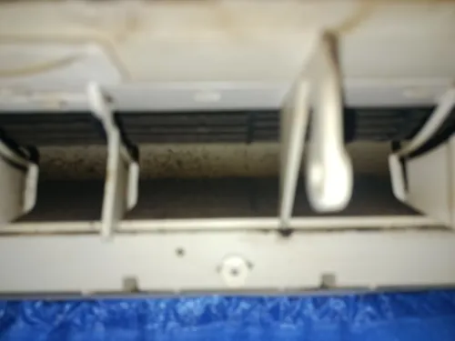 Nettoyage et maintenance de systèmes de climatisation