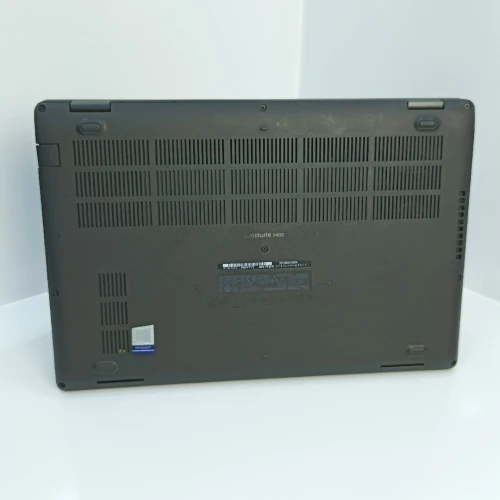 Dell latitude 5400 /i5- 8365U 8ème /Ram 8g /SSD 256g /écran 14 FHD