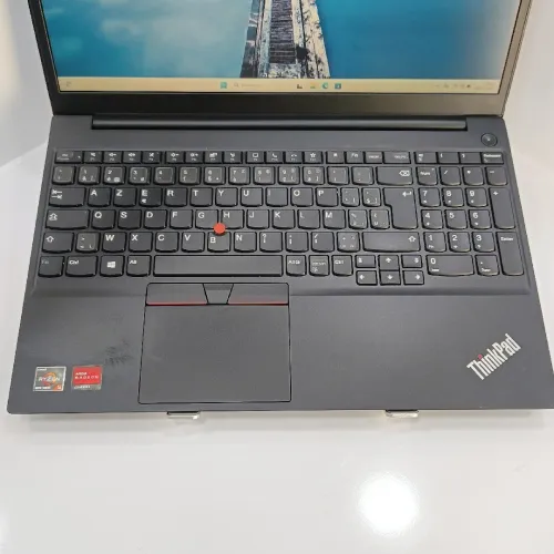 Lenovo ThinkPad E15 Gen2- Ryzen 5 4500U (10 éme)/ Ram 8g / SSD 256g / écran 15.6 FHD/ Radeon graphic