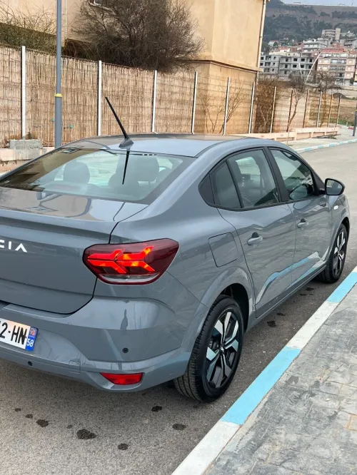 Dacia Logane 2025 Extrême