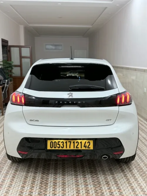 Peugeot 208 2021 GT