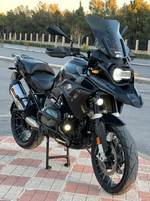 BMW Gs TRIPLE BLACK LC 