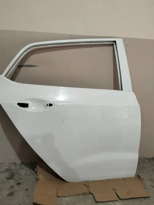 Porte d'origine grand i 10  blanche côté passager arrière 2019